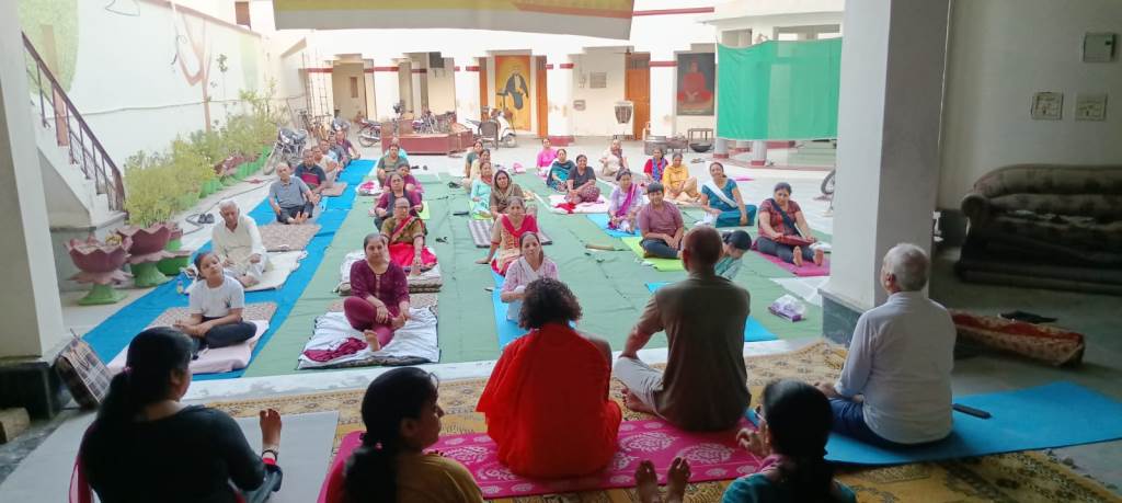 अष्टांग योग स्वस्थ अनुशासित एवं दिव्य जीवन का आधार  सतपाल मलिक